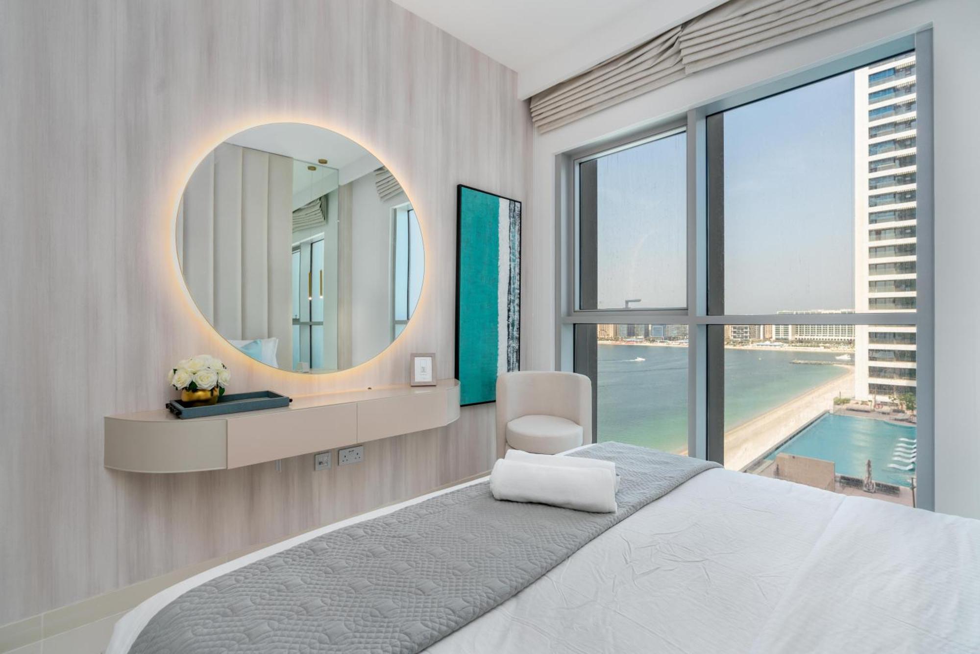 Isle Tower 1 - Beachfront Stunning - Full Sea Views Apartment *