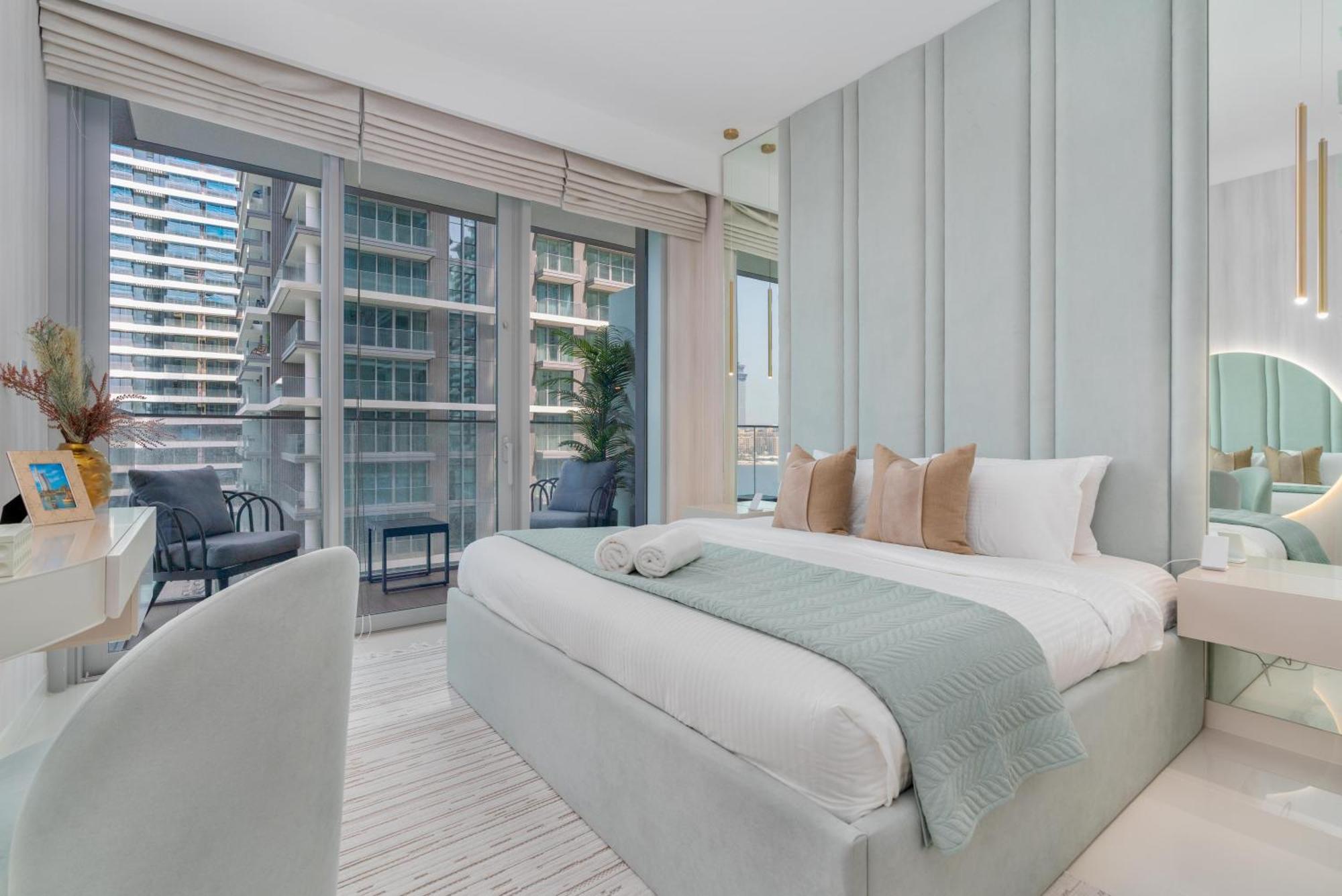 Isle Tower 1 - Beachfront Stunning - Full Sea Views