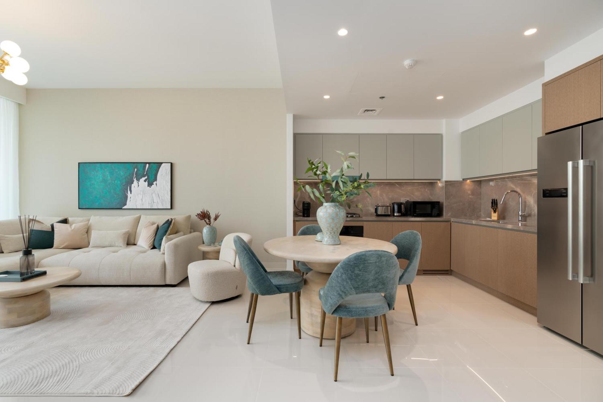 Isle Tower 1 - Beachfront Stunning - Full Sea Views Apartment