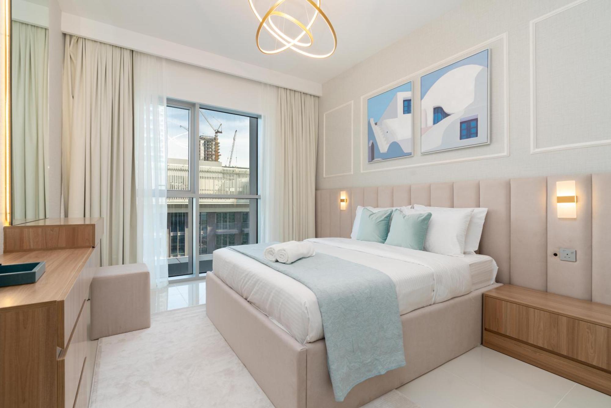 Apartment Isle Tower 1 - Beachfront Stunning - Full Sea Views