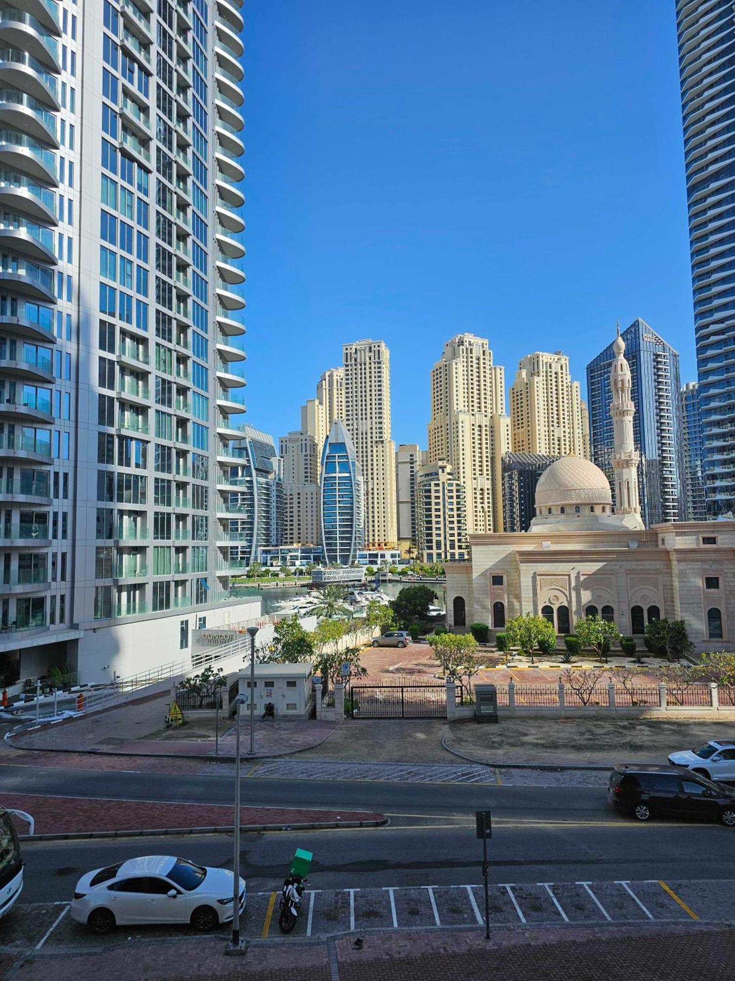 Apartment Tudors One Marina View Rooftop Pool Four Beds