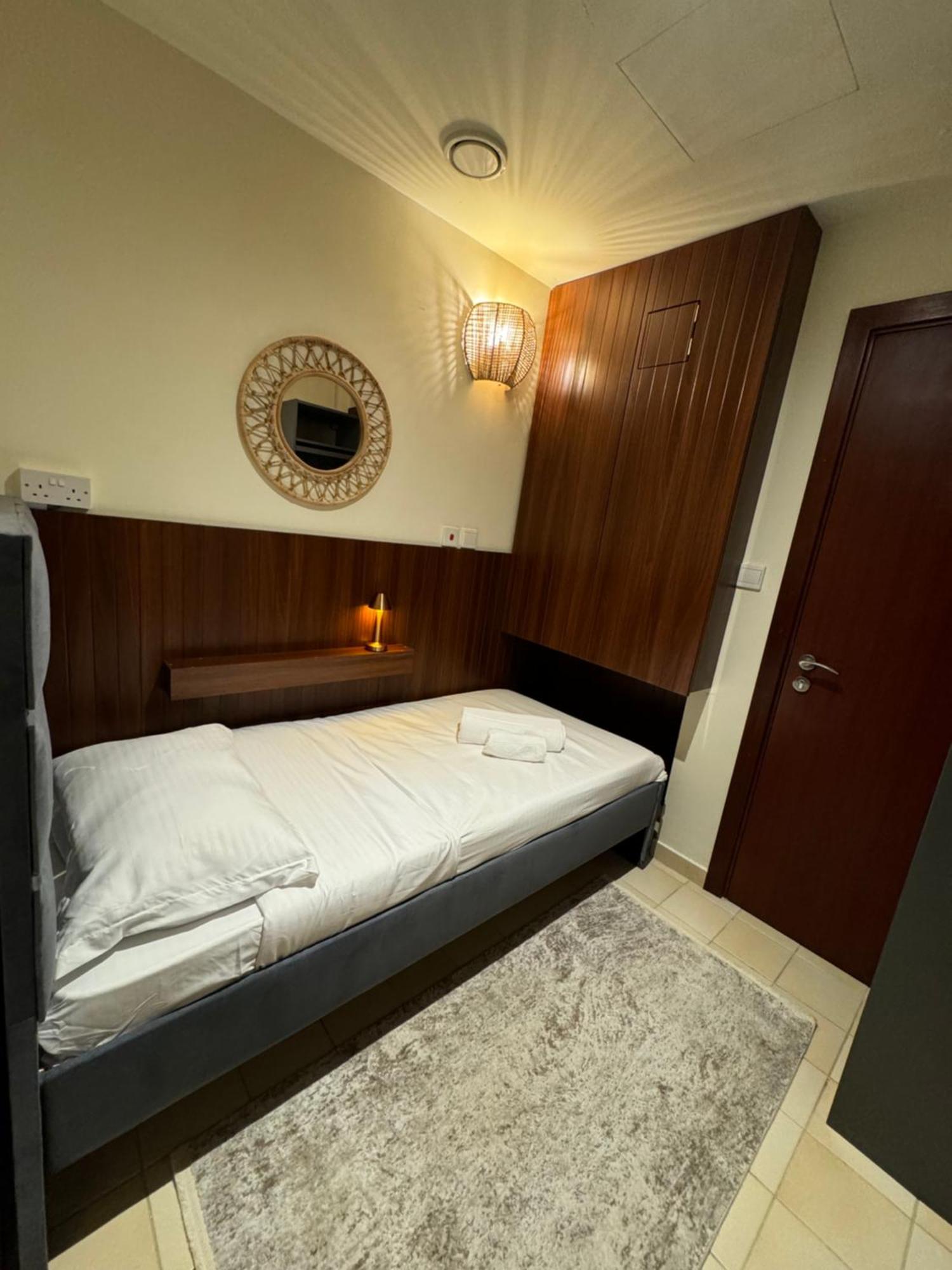 Hostel Marina Jasmine - Luxury - Jumeirah Beach Dubai