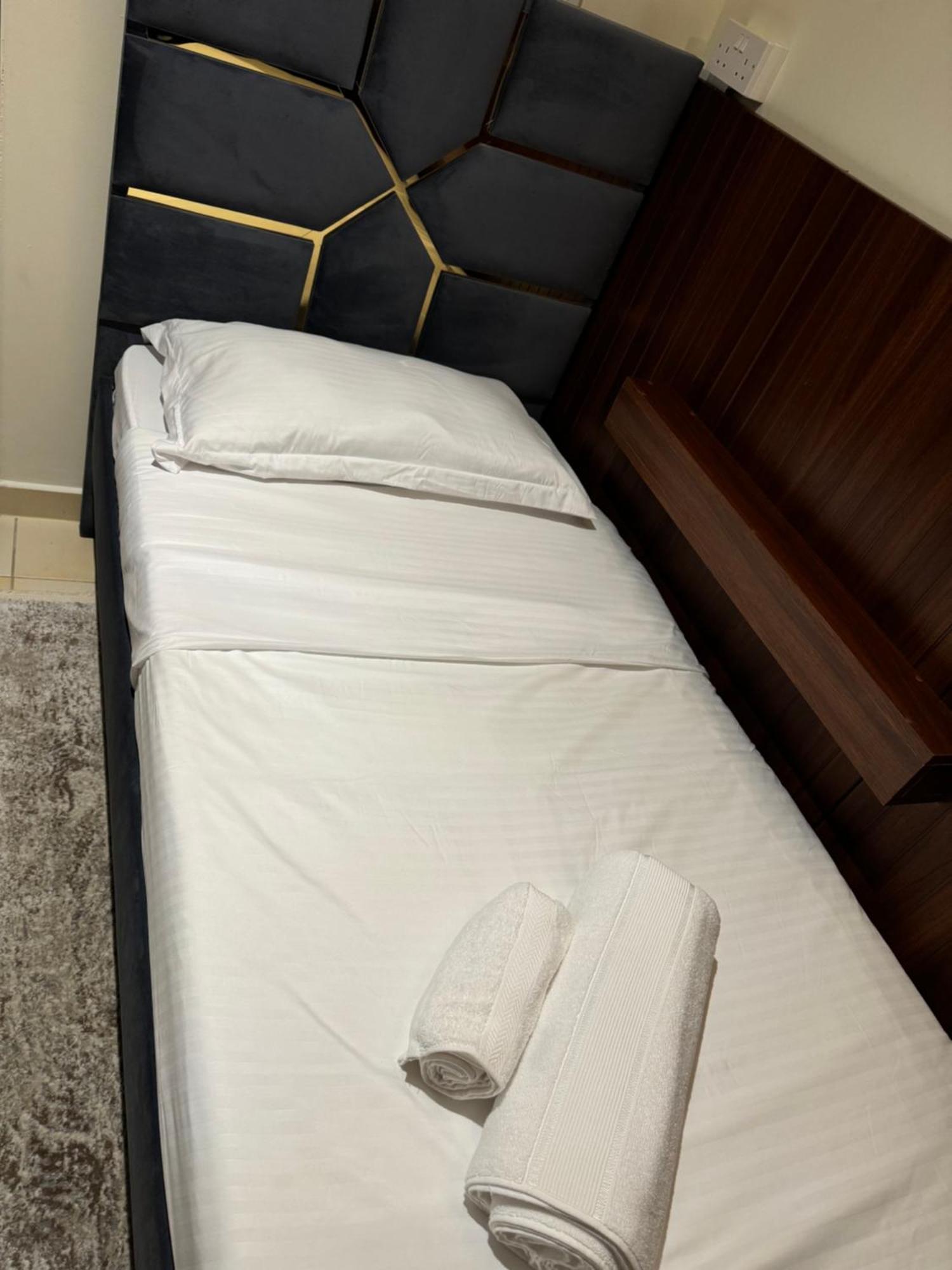 Marina Jasmine - Luxury - Jumeirah Beach Hostel