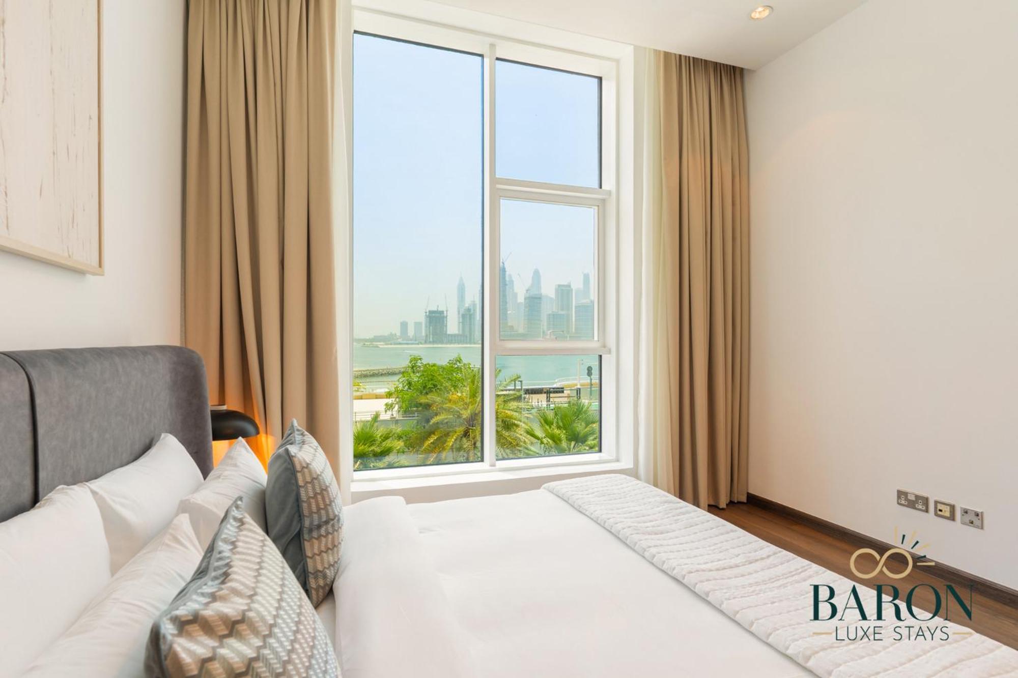 Large Waterfront Property 105 * Dubai