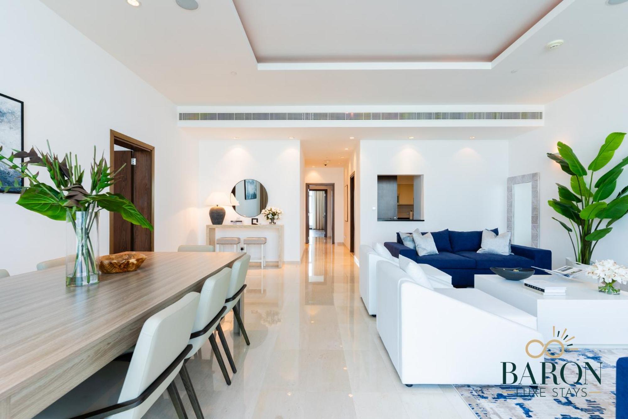 Large Waterfront Property 105 Apartment