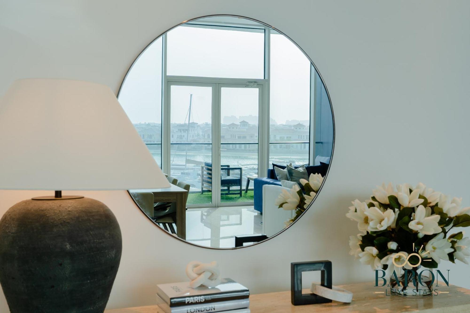 Large Waterfront Property 105 Apartment *