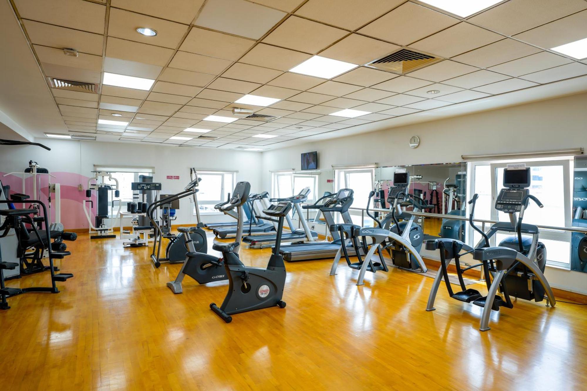 Al Bustan Centre & 4*