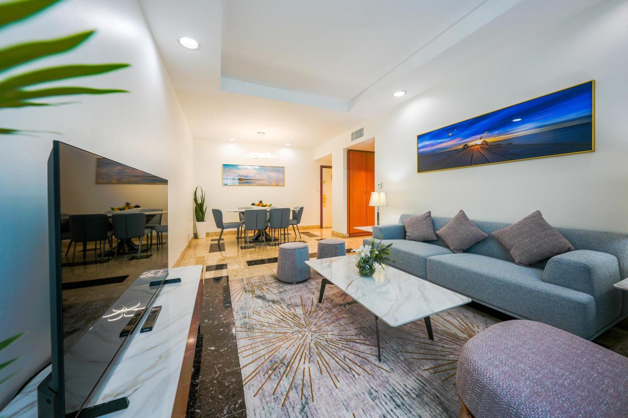 Al Bustan Centre & Aparthotel