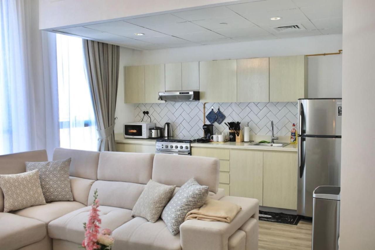 Sleek 1br Getaway At Dania 1 With Inviting Balcony By Vibel