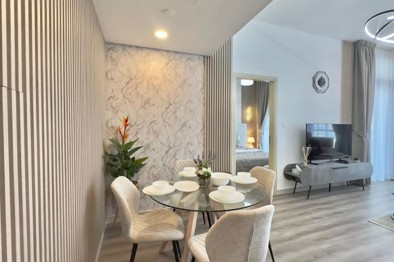 Apartment Sleek 1br Getaway At Dania 1 With Inviting Balcony By Vibel Dubai