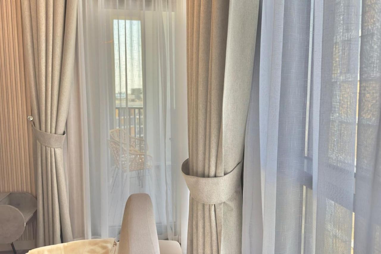 Apartment Sleek 1br Getaway At Dania 1 With Inviting Balcony By Vibel
