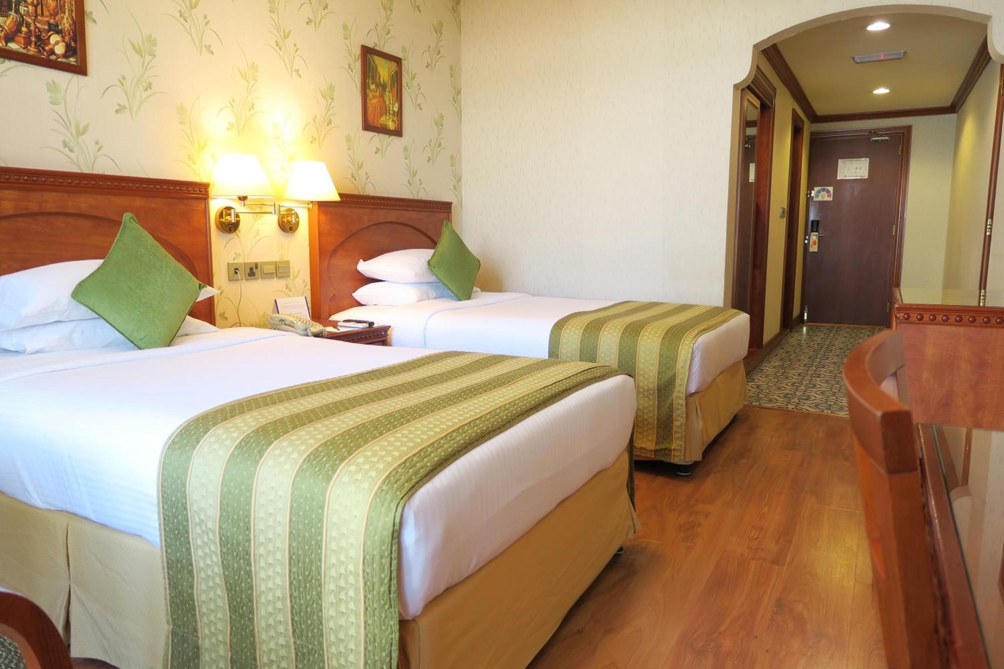 Riviera Hotel 4*