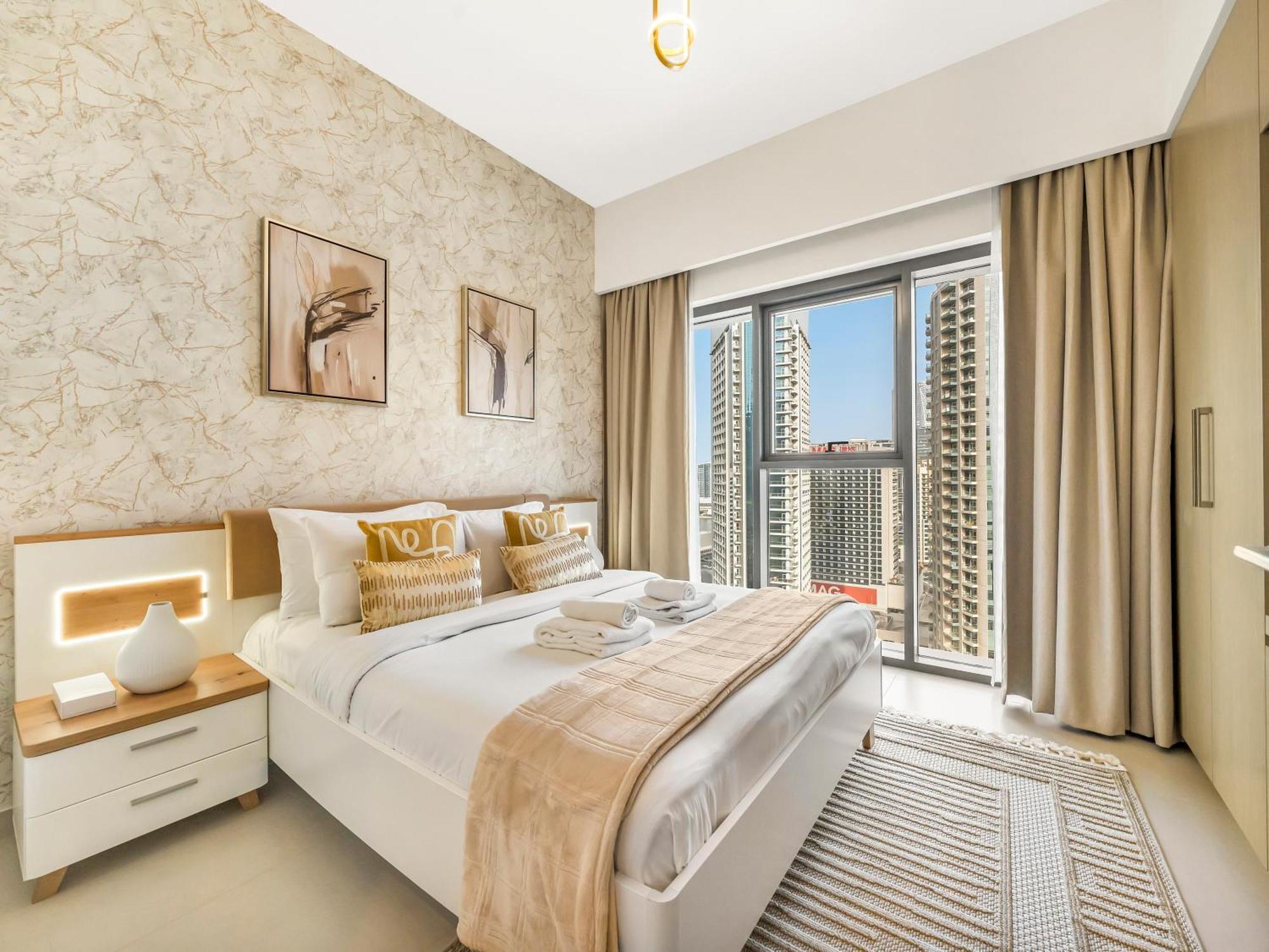 Apartment Luxury 1br, 5 Min Walk To Mall & Burj Khalifa, Sleep 1-4 *