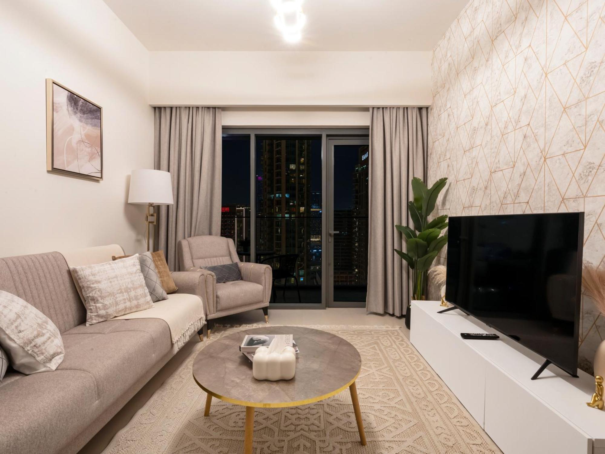 Luxury 1br, 5 Min Walk To Mall & Burj Khalifa, Sleep 1-4 Apartment
