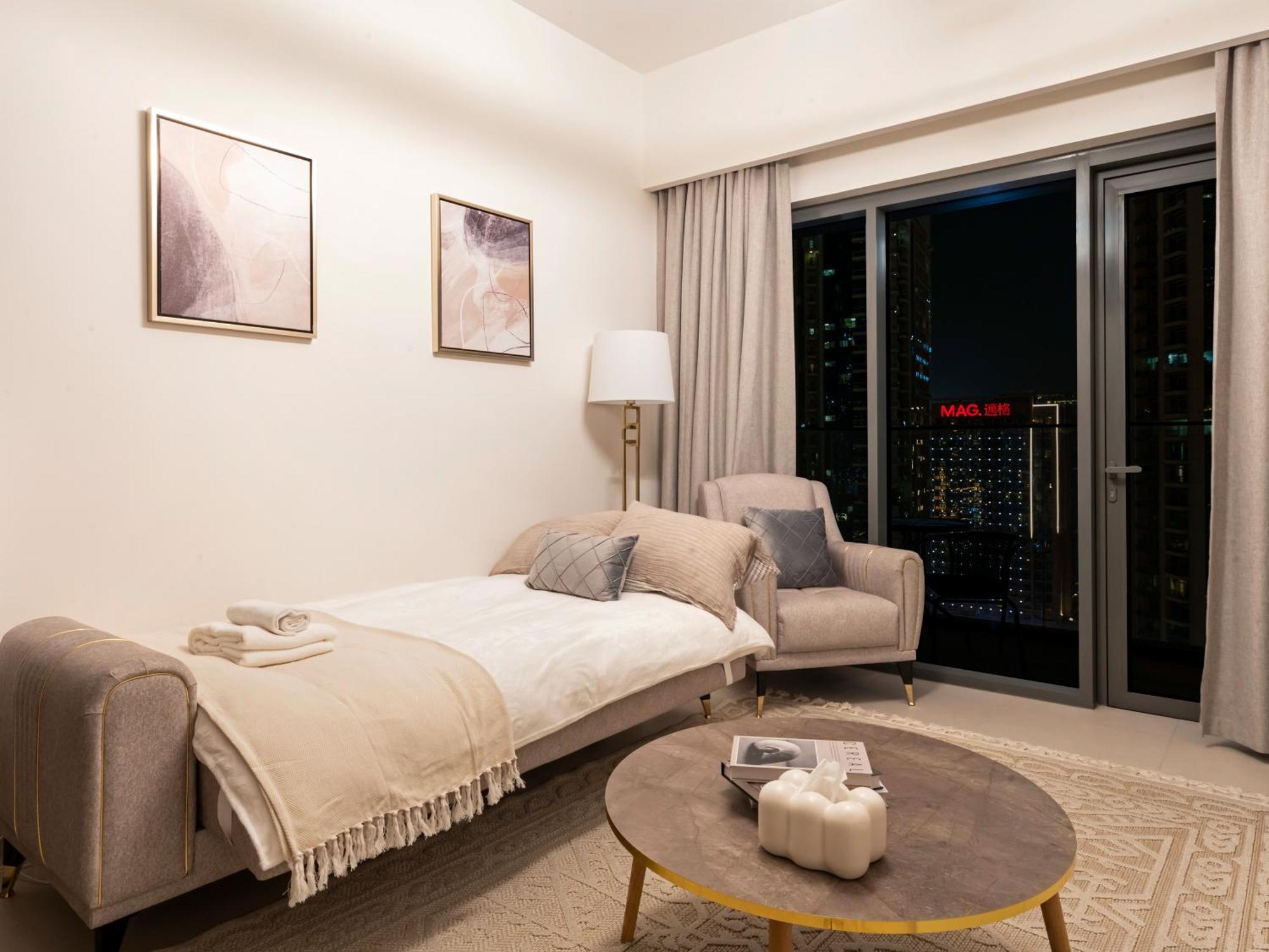 Luxury 1br, 5 Min Walk To Mall & Burj Khalifa, Sleep 1-4 Apartment Dubai