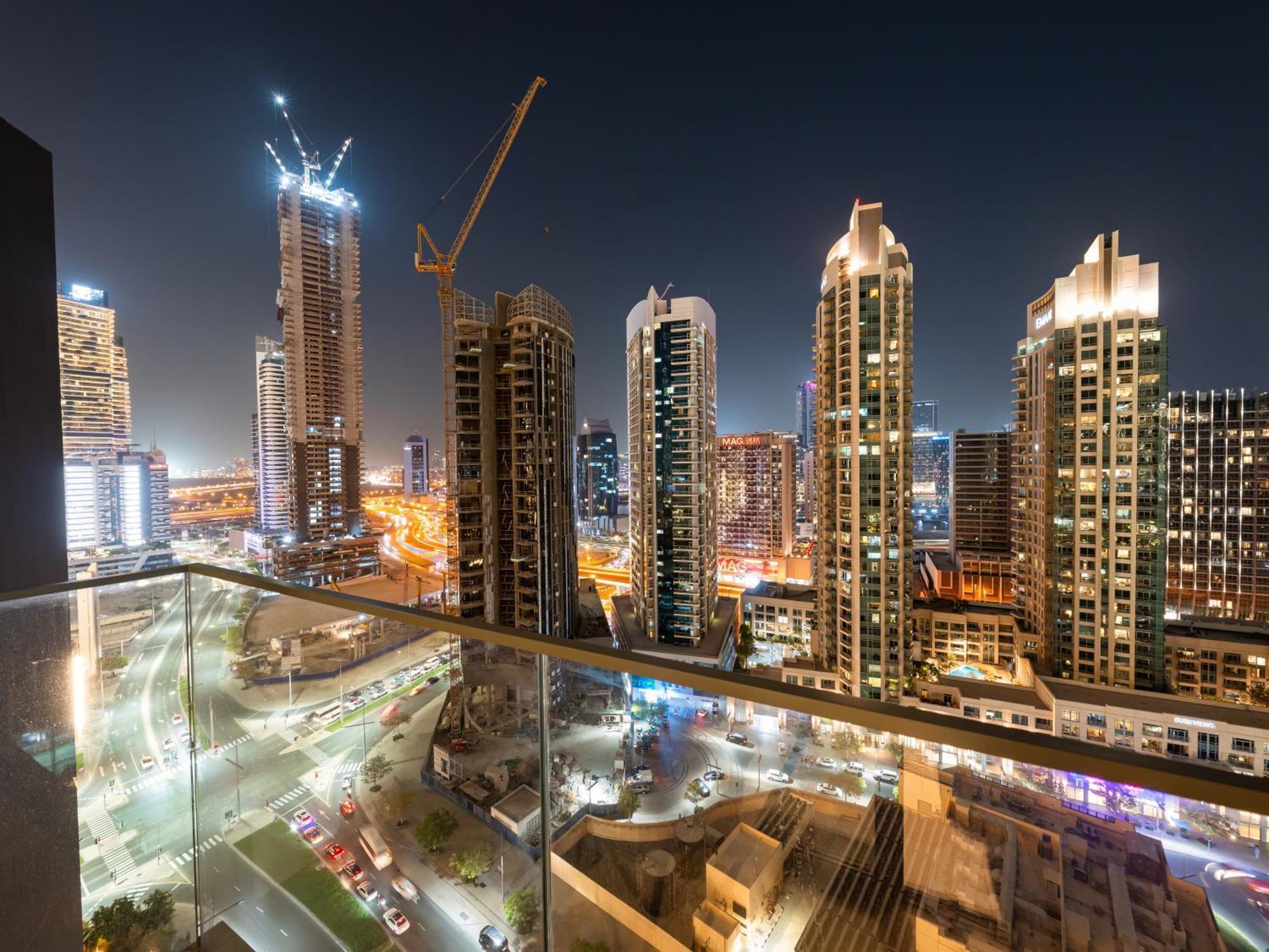 Apartment Luxury 1br, 5 Min Walk To Mall & Burj Khalifa, Sleep 1-4