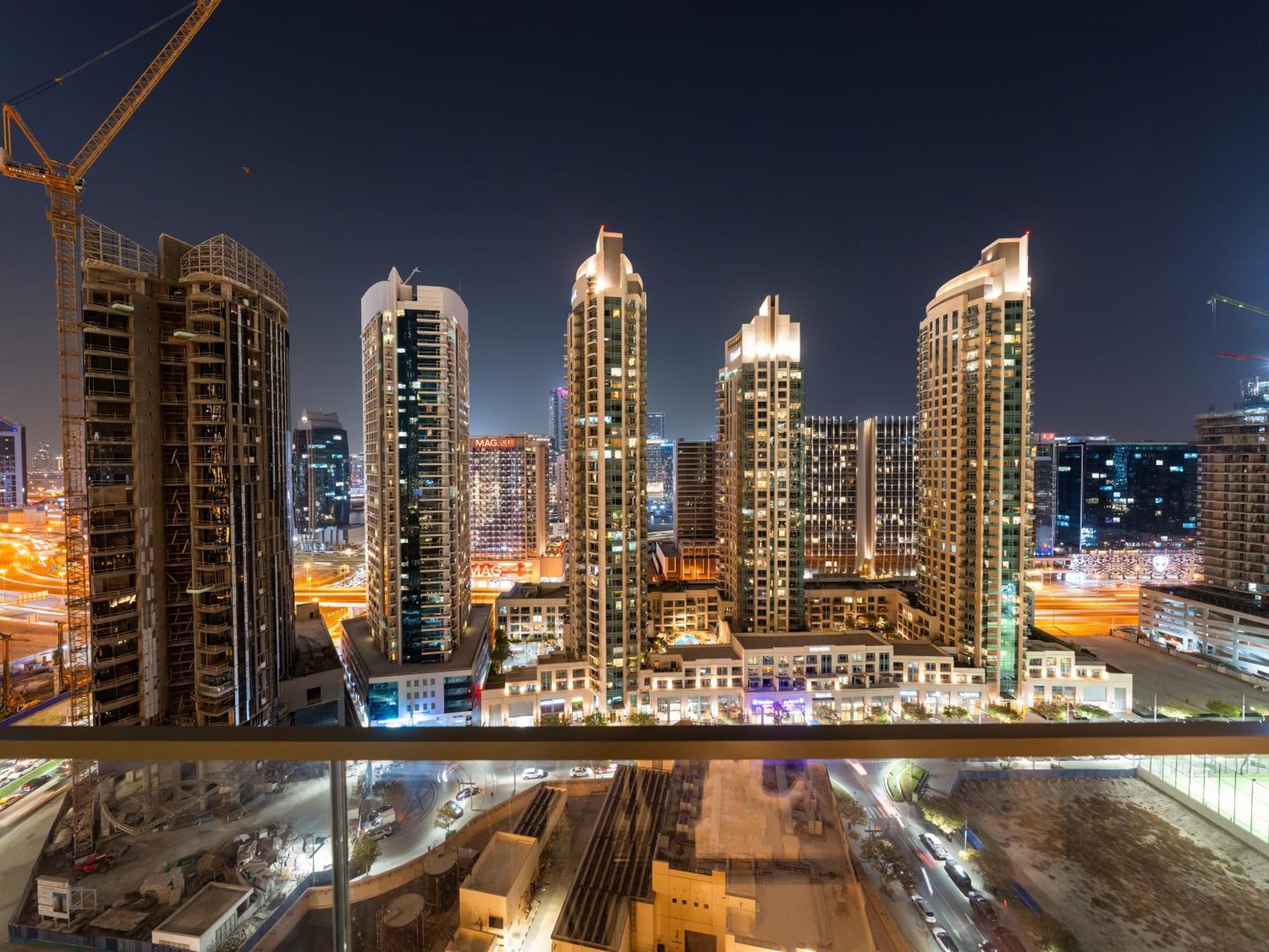 Luxury 1br, 5 Min Walk To Mall & Burj Khalifa, Sleep 1-4 Apartment