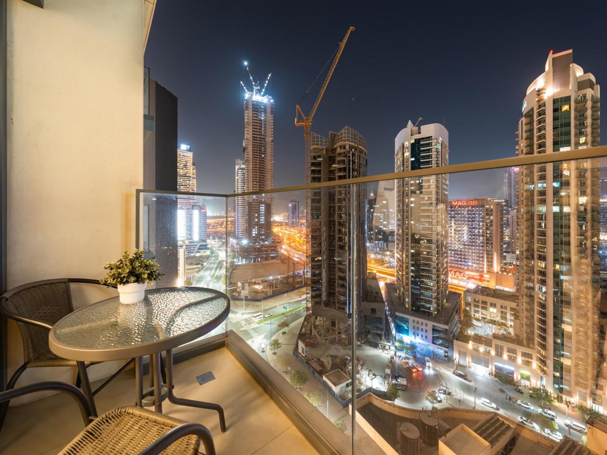 Luxury 1br, 5 Min Walk To Mall & Burj Khalifa, Sleep 1-4 Dubai
