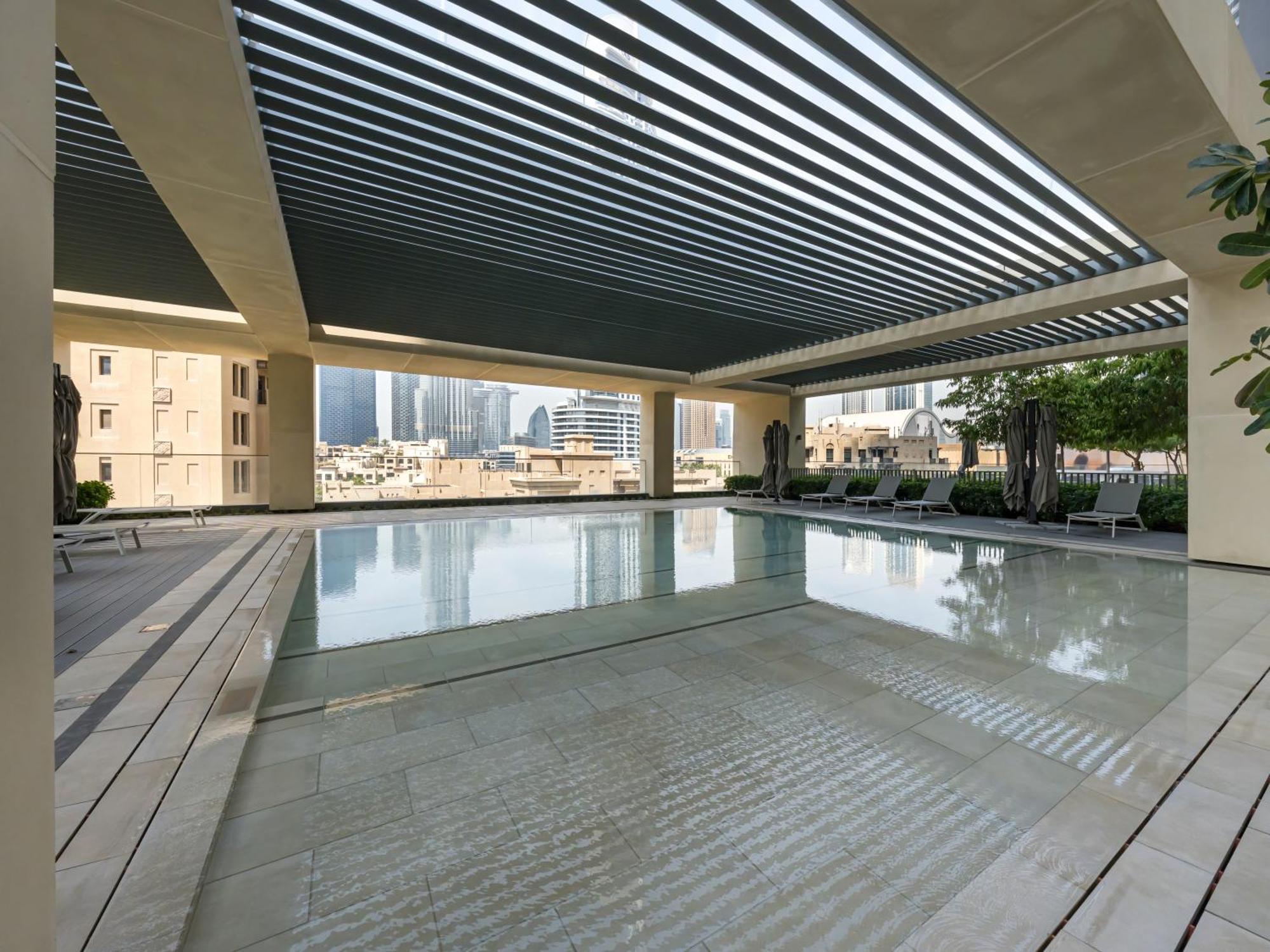Luxury 1br, 5 Min Walk To Mall & Burj Khalifa, Sleep 1-4 Apartment *