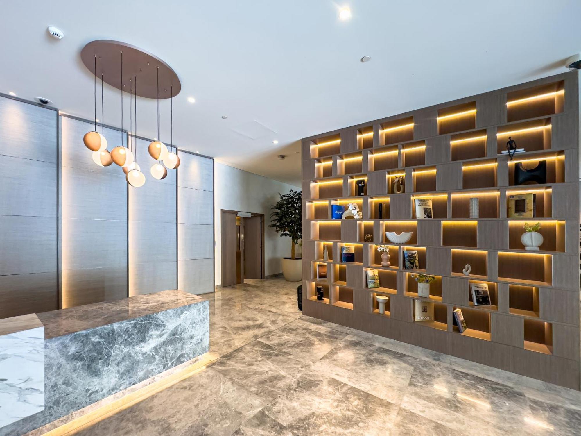 Luxury 1br, 5 Min Walk To Mall & Burj Khalifa, Sleep 1-4 * Dubai