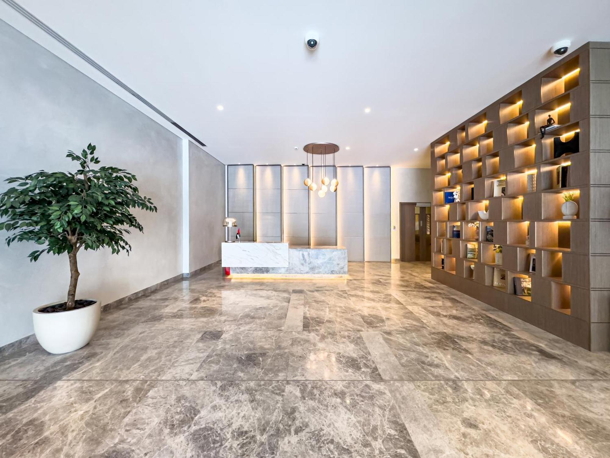 Apartment Luxury 1br, 5 Min Walk To Mall & Burj Khalifa, Sleep 1-4
