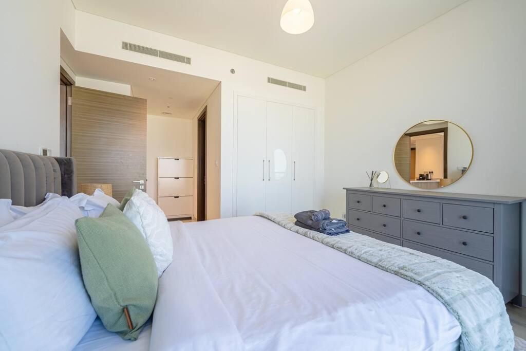 Apartment Marco Polo - Stunning 2br With Burj View, Spacious Gym & Pool *