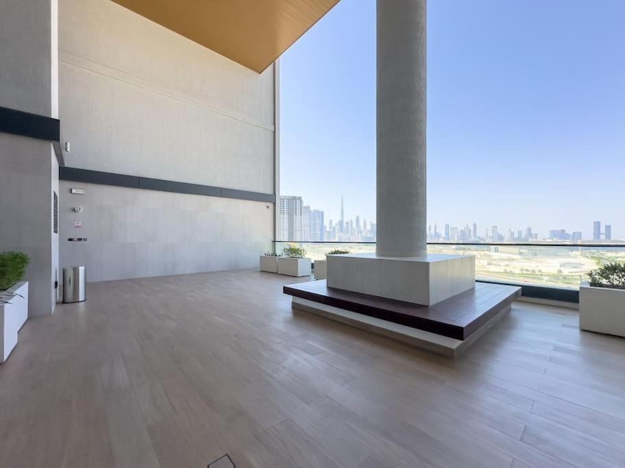 Marco Polo - Stunning 2br With Burj View, Spacious Gym & Pool * Dubai