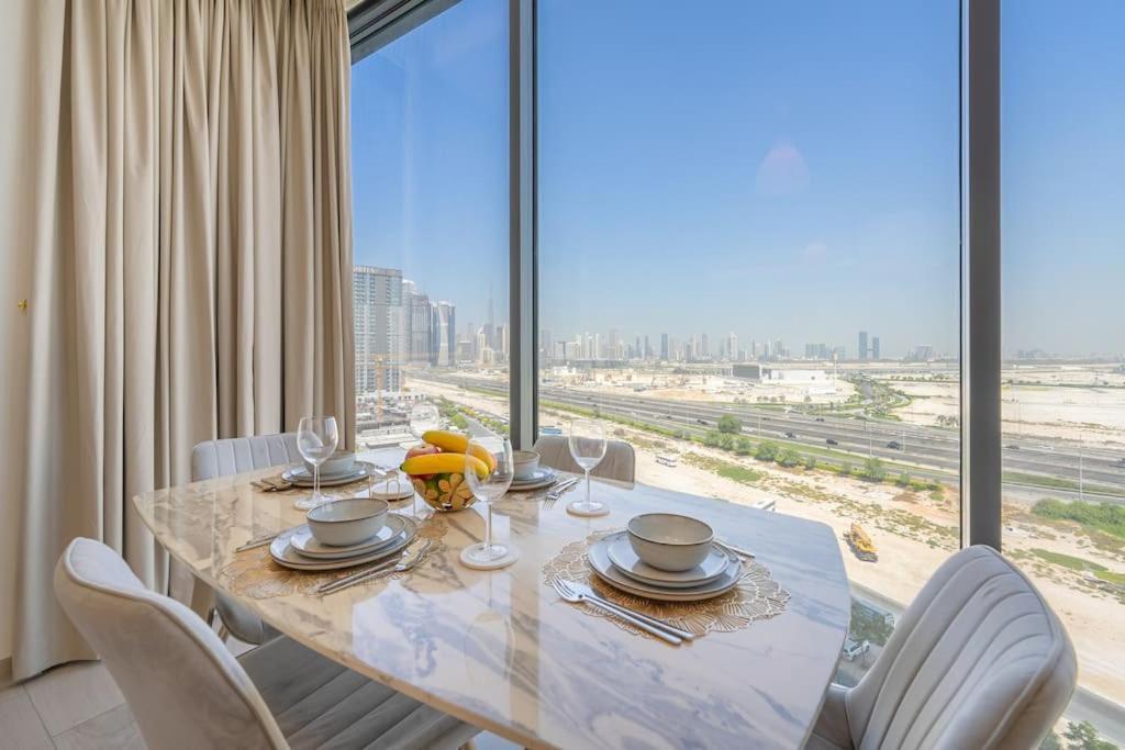 Marco Polo - Stunning 2br With Burj View, Spacious Gym & Pool Apartment Dubai