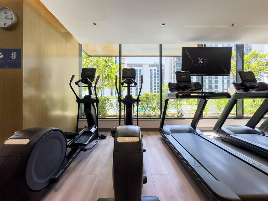 Marco Polo - Stunning 2br With Burj View, Spacious Gym & Pool *
