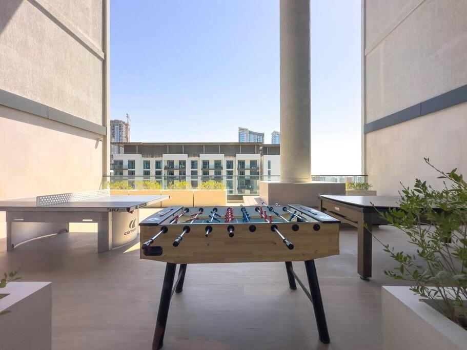 Marco Polo - Stunning 2br With Burj View, Spacious Gym & Pool Apartment Dubai