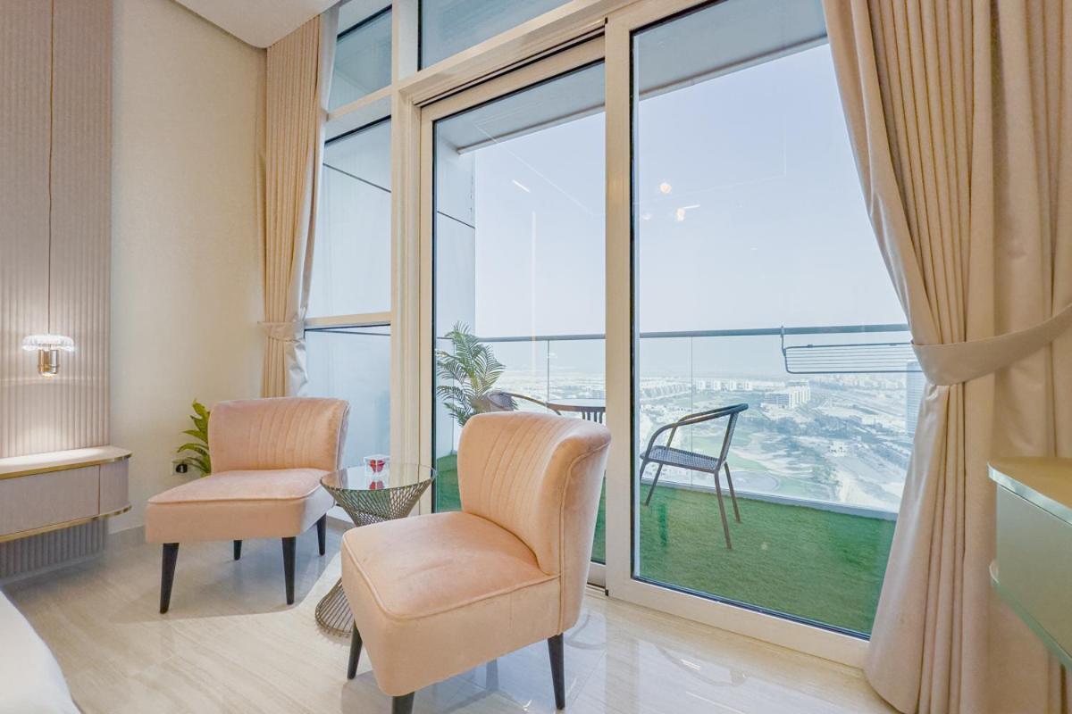 Damac Hills Carson On Golf Course Apartment *