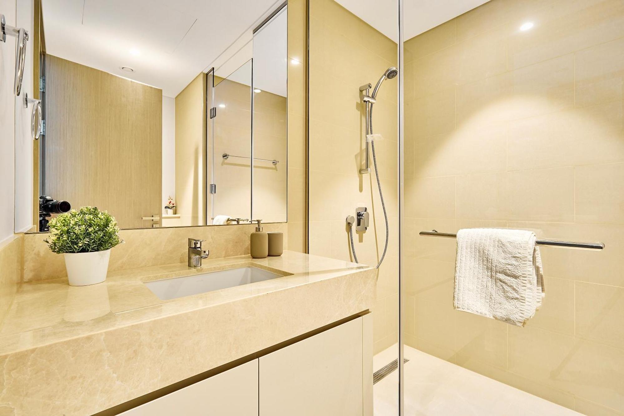 Majestic Act 2bedroom Boulevard View Apartment