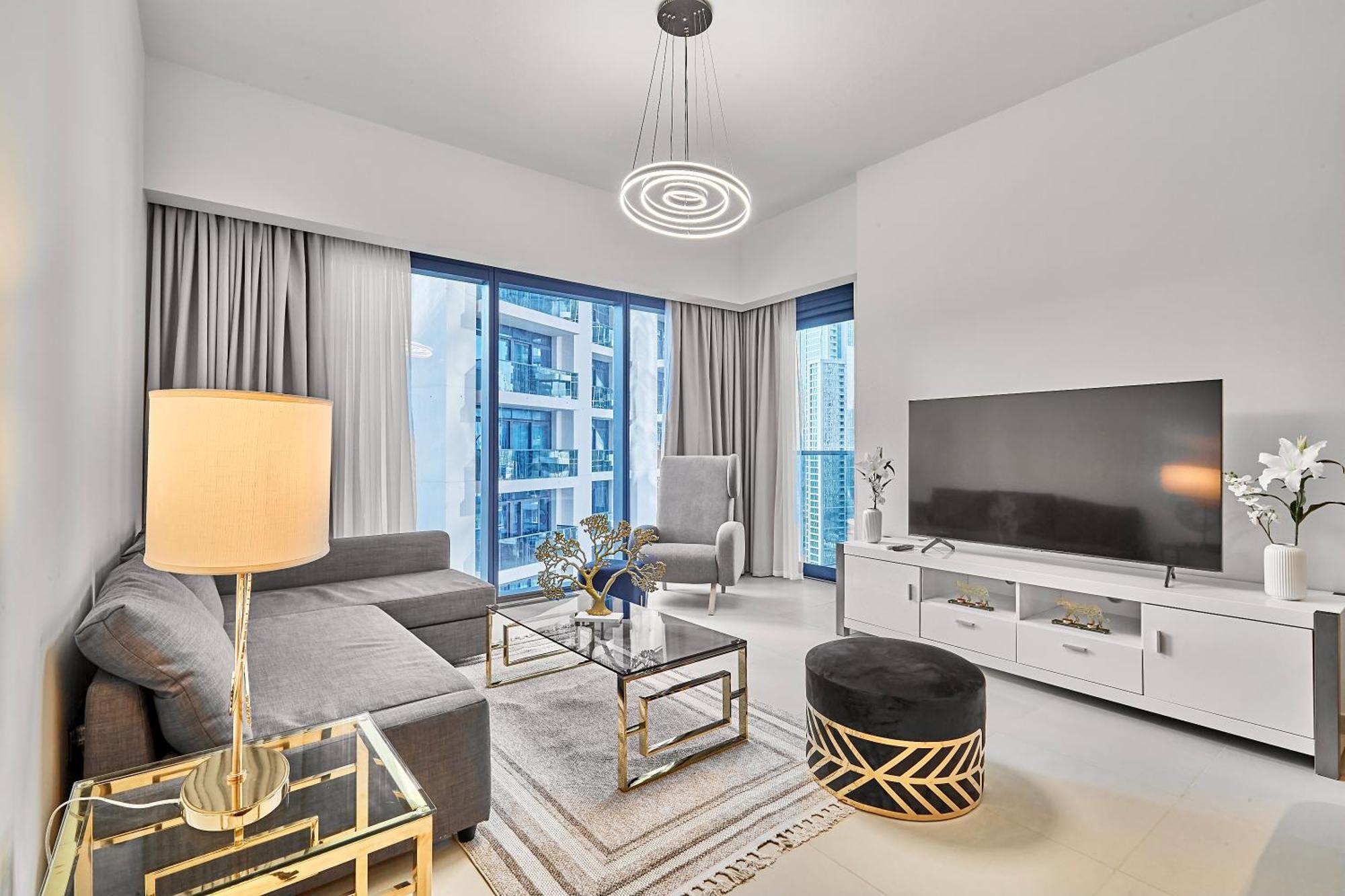 Majestic Act 2bedroom Boulevard View Apartment