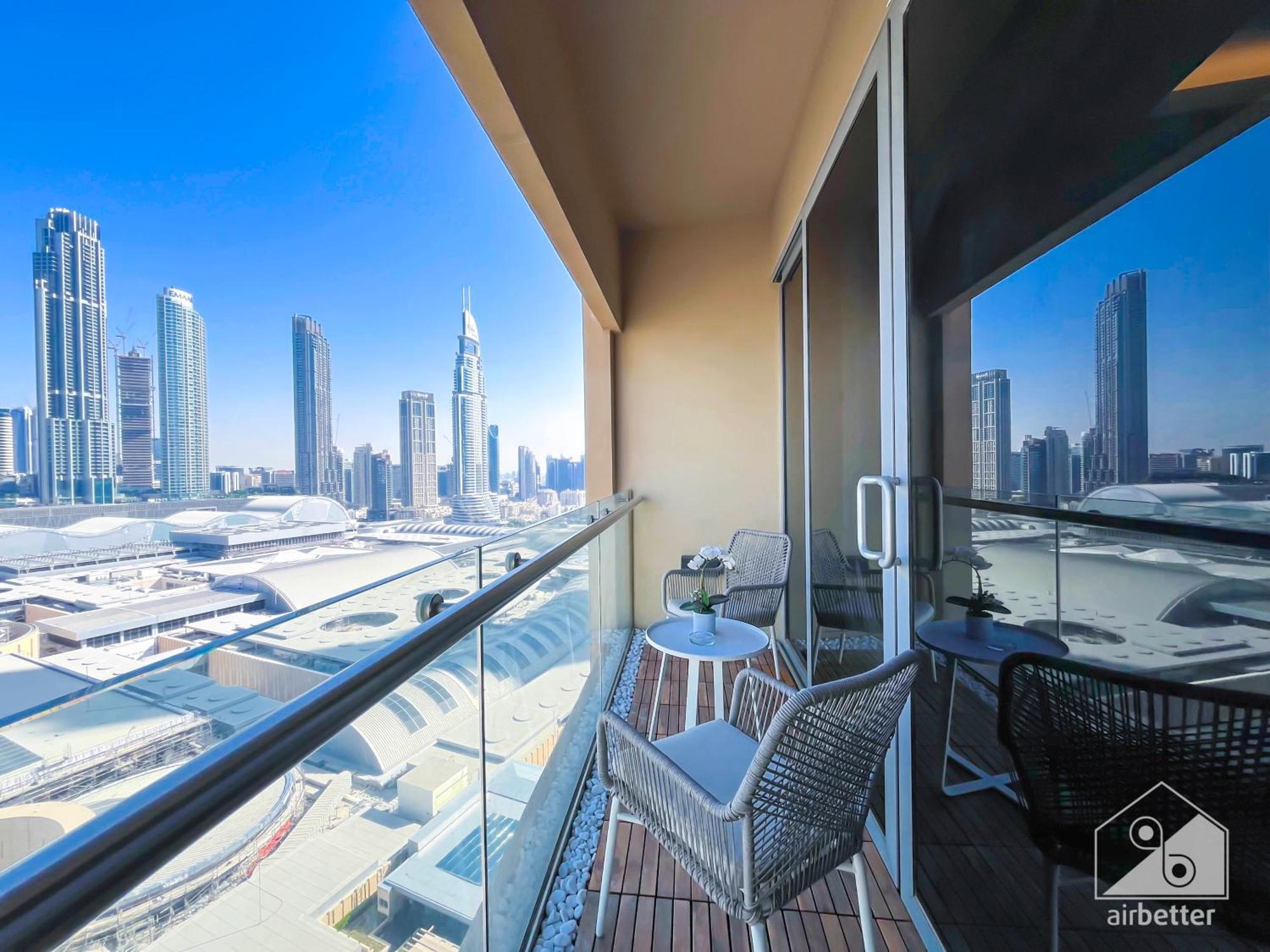 Mall Downtown Luxury With Balcony & View Apartment