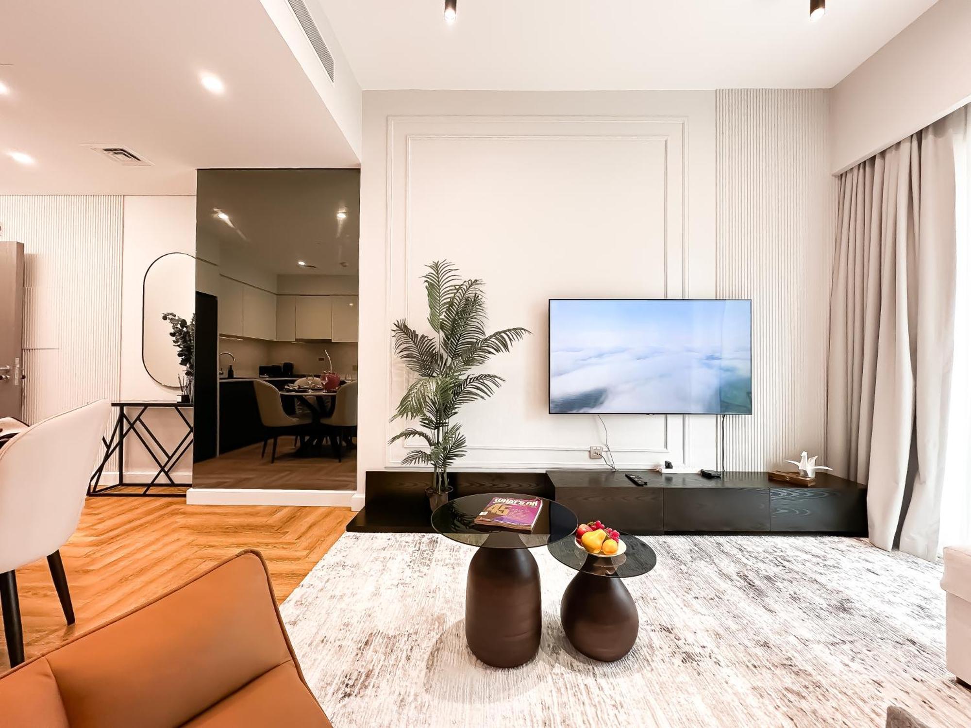 Apartment Downtown Elegance - Stylish Urban Retreat