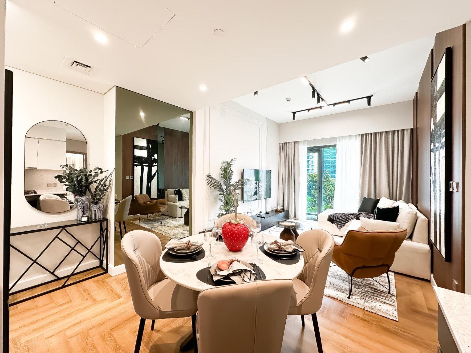 Apartment Downtown Elegance - Stylish Urban Retreat Dubai