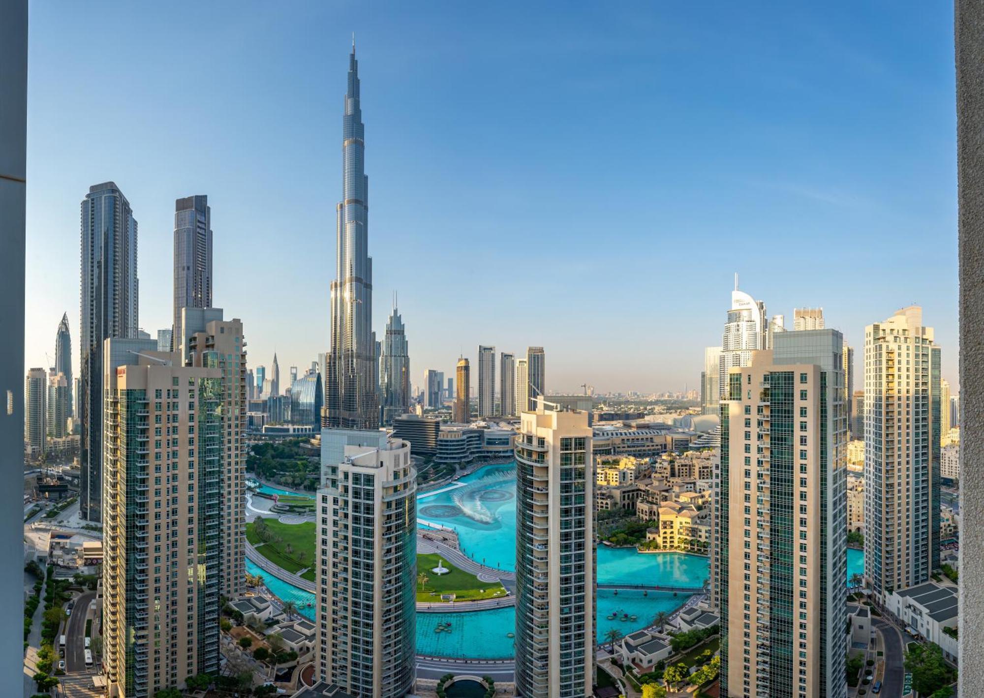 Apartment Lavish 2 Bedroom I Burj Khalifa & Fountain Views I Free Gym, Pool, Parking, Wi-fi And Ps5 I By Skyline Serenity Dubai