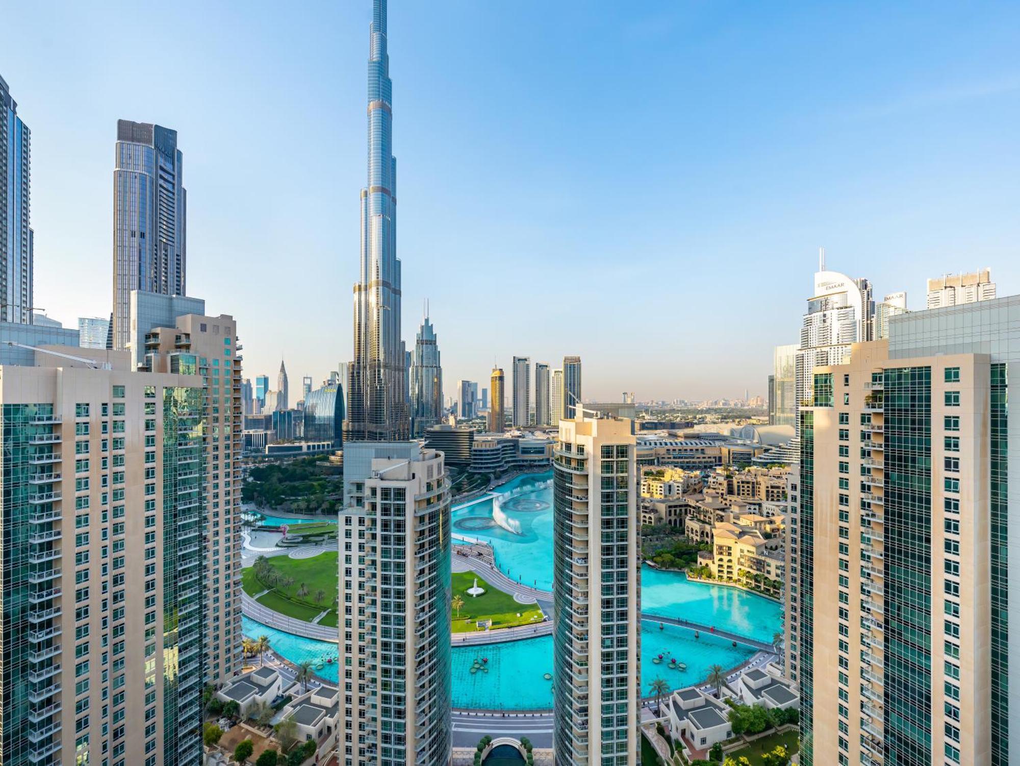 Lavish 2 Bedroom I Burj Khalifa & Fountain Views I Free Gym, Pool, Parking, Wi-fi And Ps5 I By Skyline Serenity Dubai