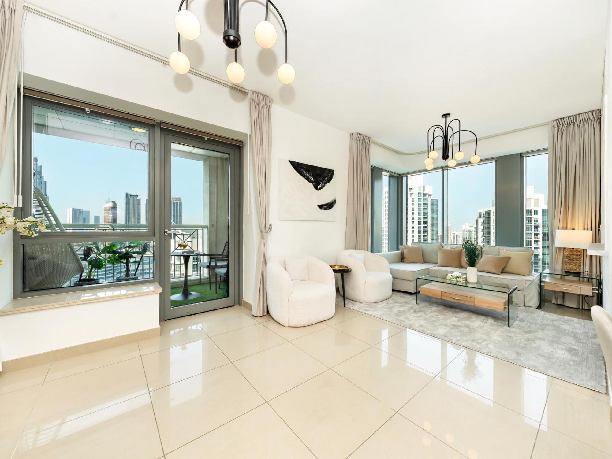 Lavish 2 Bedroom I Burj Khalifa & Fountain Views I Free Gym, Pool, Parking, Wi-fi And Ps5 I By Skyline Serenity