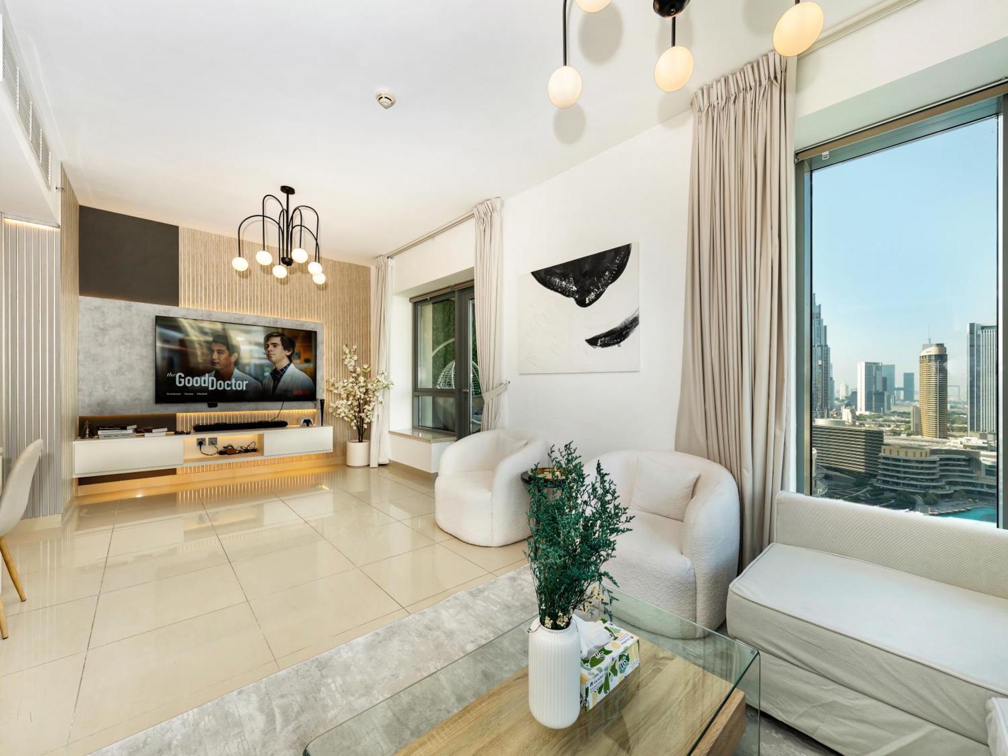 Lavish 2 Bedroom I Burj Khalifa & Fountain Views I Free Gym, Pool, Parking, Wi-fi And Ps5 I By Skyline Serenity