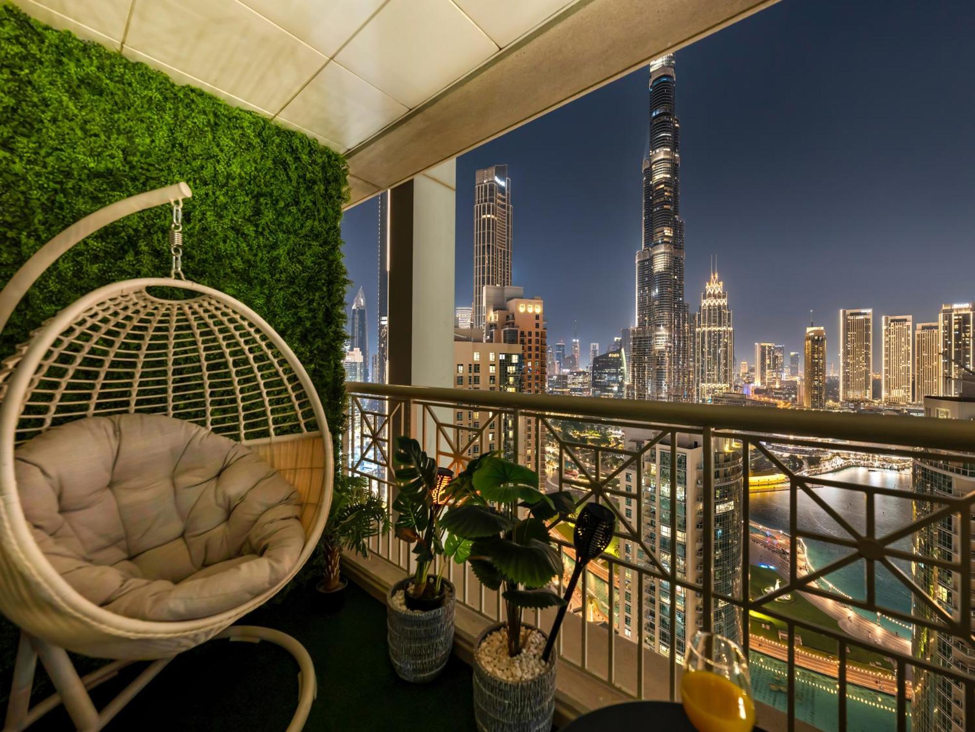 Apartment Lavish 2 Bedroom I Burj Khalifa & Fountain Views I Free Gym, Pool, Parking, Wi-fi And Ps5 I By Skyline Serenity *