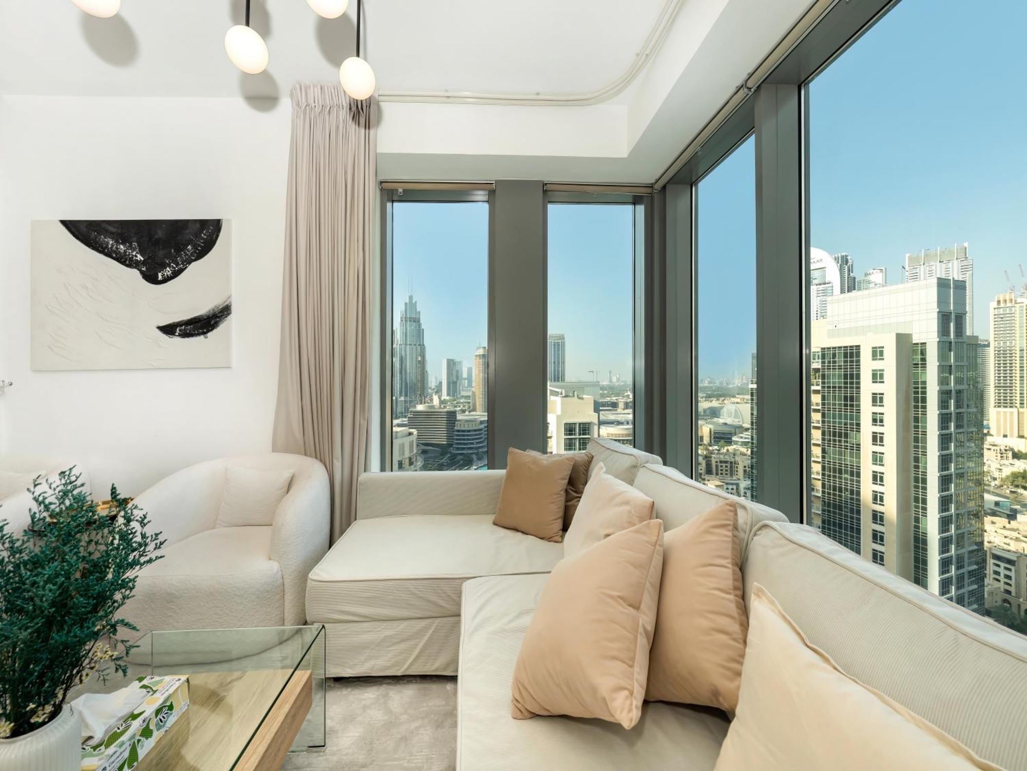 Lavish 2 Bedroom I Burj Khalifa & Fountain Views I Free Gym, Pool, Parking, Wi-fi And Ps5 I By Skyline Serenity *