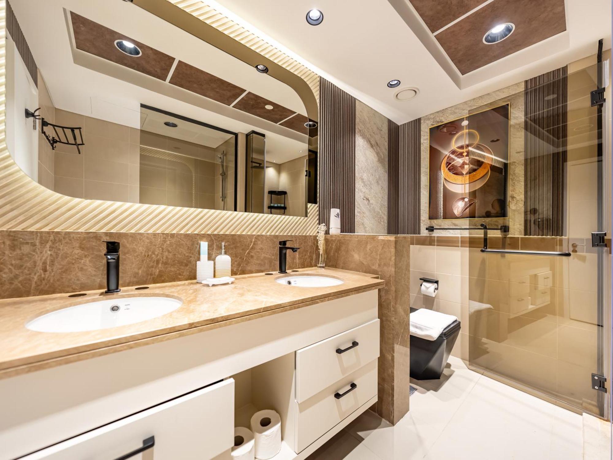 Lavish 2 Bedroom I Burj Khalifa & Fountain Views I Free Gym, Pool, Parking, Wi-fi And Ps5 I By Skyline Serenity Apartment Dubai