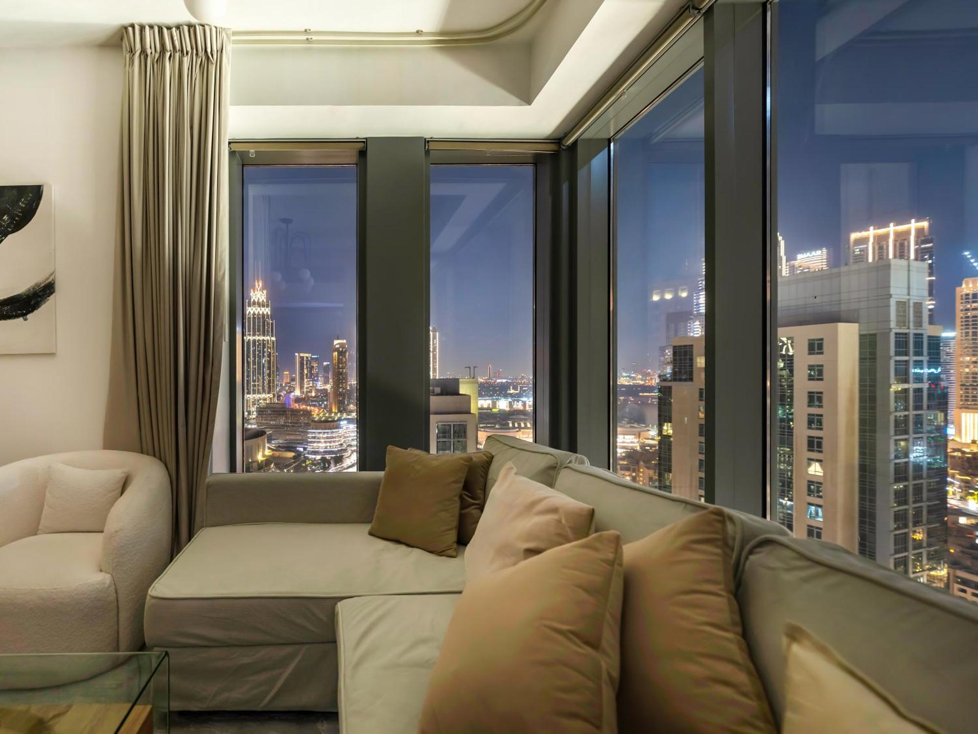 Lavish 2 Bedroom I Burj Khalifa & Fountain Views I Free Gym, Pool, Parking, Wi-fi And Ps5 I By Skyline Serenity Apartment