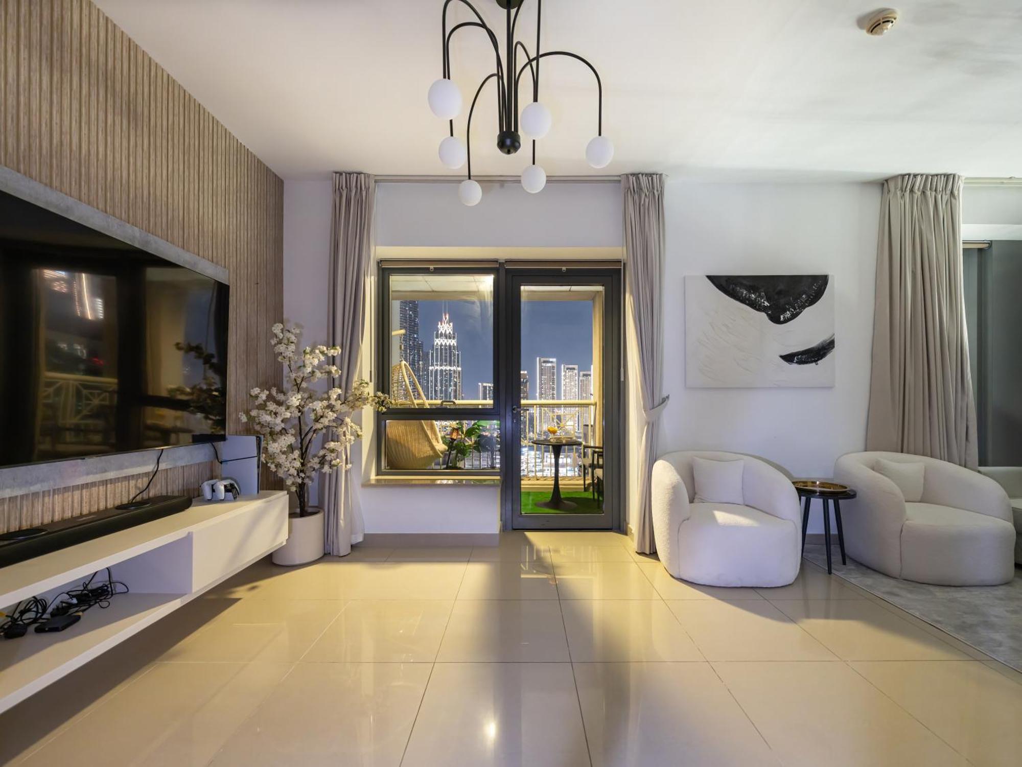 Apartment Lavish 2 Bedroom I Burj Khalifa & Fountain Views I Free Gym, Pool, Parking, Wi-fi And Ps5 I By Skyline Serenity Dubai
