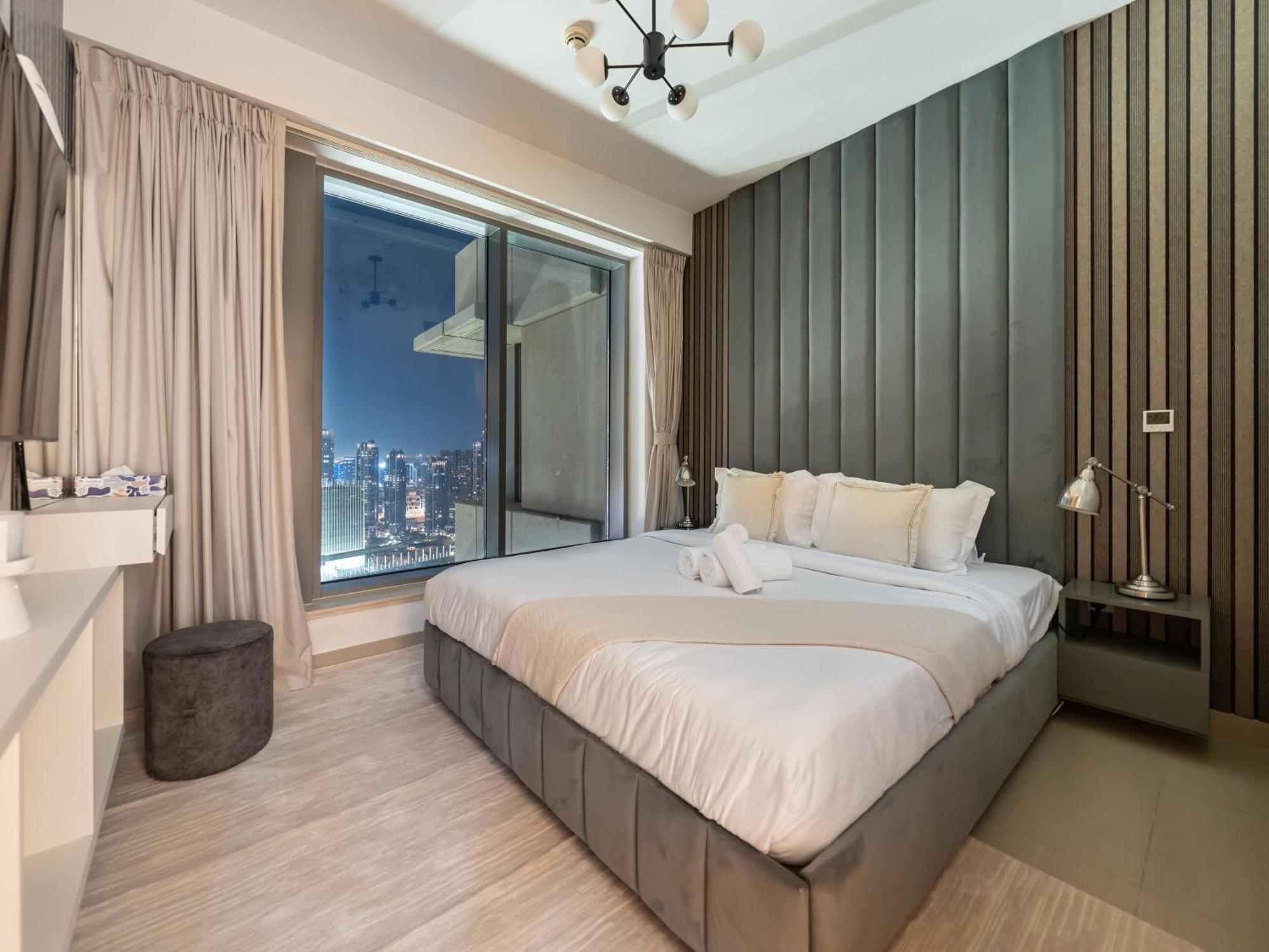 Apartment Lavish 2 Bedroom I Burj Khalifa & Fountain Views I Free Gym, Pool, Parking, Wi-fi And Ps5 I By Skyline Serenity *