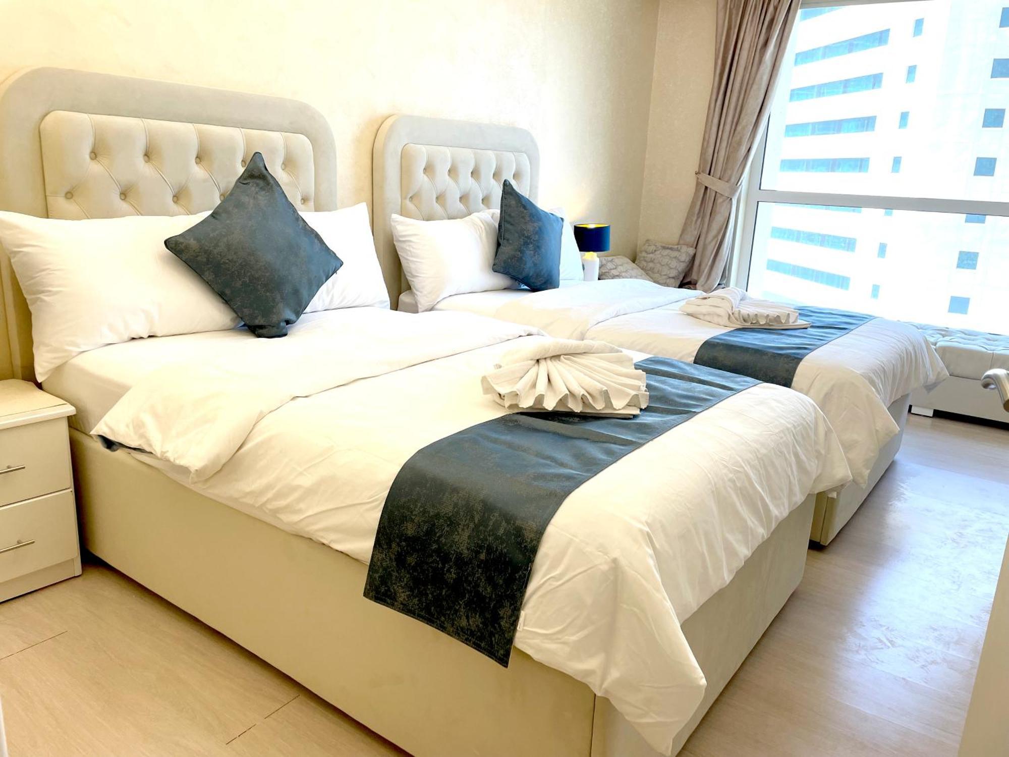 Royal Beach Residences Hostel *