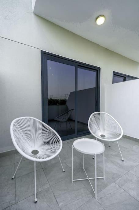 Nasma Luxury - Contemporary Living In A Cozy Dubai