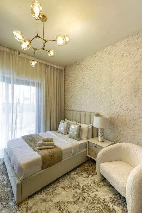 Nasma Luxury - Contemporary Living In A Cozy Dubai