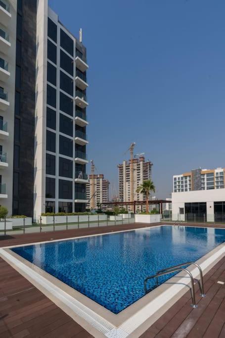 Apartment Nasma Luxury - Contemporary Living In A Cozy Dubai